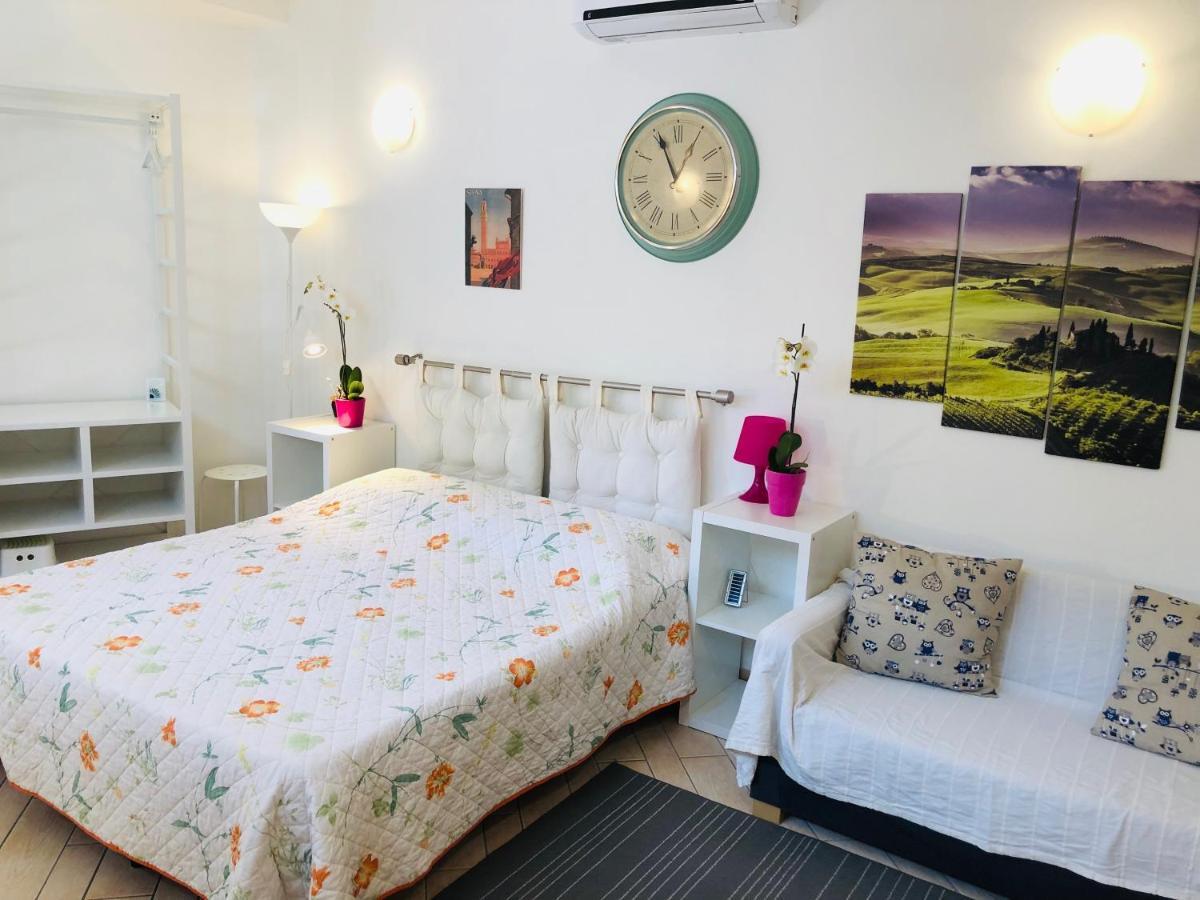 La Dolce Vita Studio With Free Private Parking Sienne Extérieur photo
